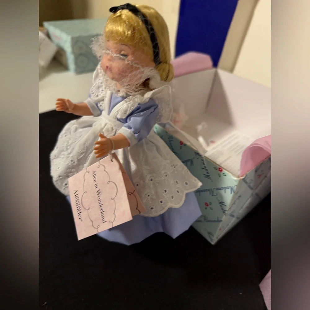 Madame Alexander 8" Doll Alice in Wonderland 30665 Tag/ White Rabbit MIB - Picture 11 of 15